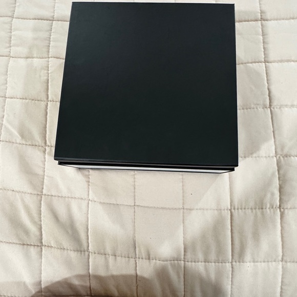 Gift Box with Ribbon - Picture 8 of 10